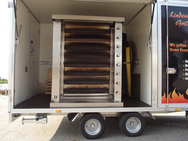 Knig Koffer Anhaenger Boehler mit Khlfach und Hnchengrill(12)